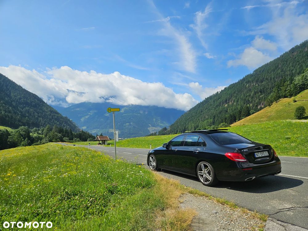 Mercedes-Benz Klasa E 300 9G-TRONIC - 35