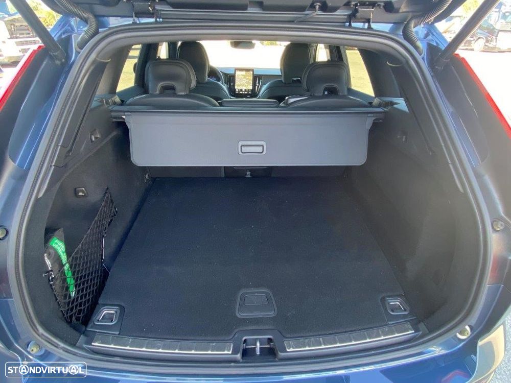 Volvo XC 60 2.0 T6 PHEV Black Edition - 18