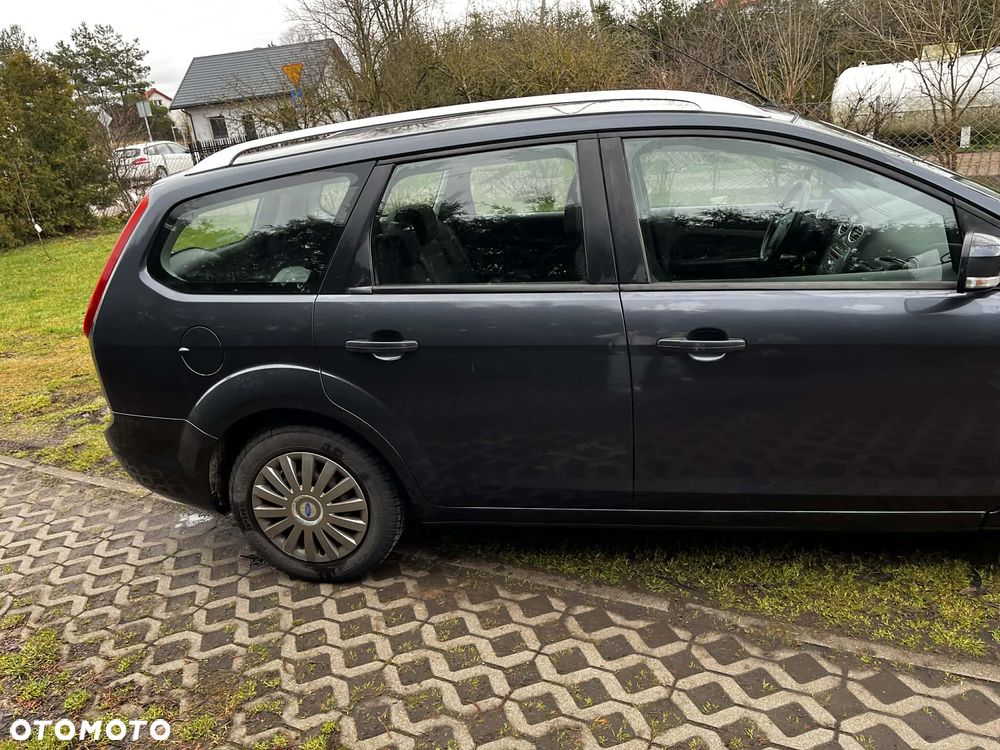 Ford Focus 1.8 FF Trend - 14