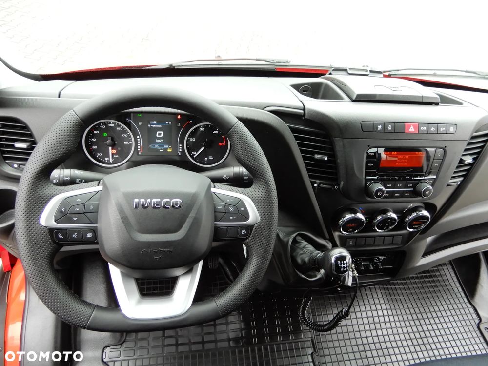 Iveco DAILY 50C18 Wywrotka Kiper Wywrot x 3 Strony 3996 mm Długi 8 E.Palet Renomowanej Firmy RomCar Rozstaw Osi 4100 mm WZMACNIANY HAK 3500 Kg 98 Tys Km Przeb. Stan Auta JAK NOWY POLECAM - 38