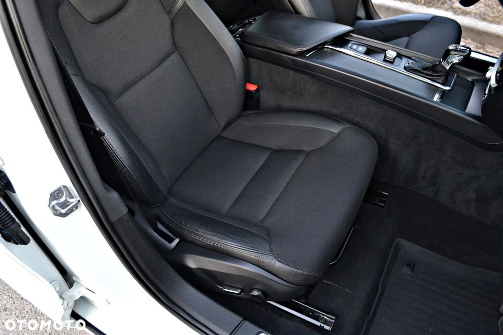 Volvo V60 D4 Geartronic Summum - 30