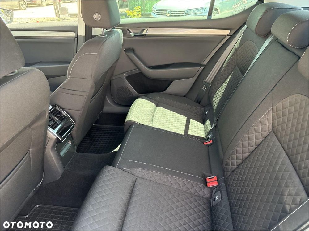 Skoda Superb 1.5 TSI Ambition DSG - 14
