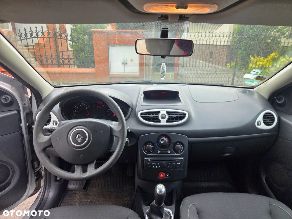 Renault Clio - 12