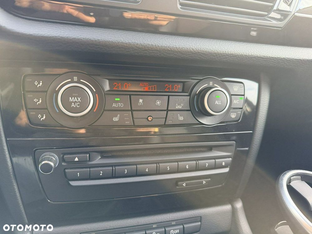 BMW X1 sDrive18d xLine - 27