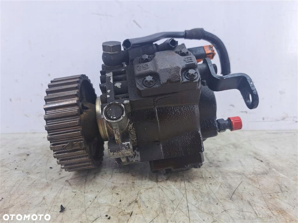 Pompa wtryskowa Ford Fiesta MK5 1.4 DIESEL 1999-2002R SIEMENS - 4