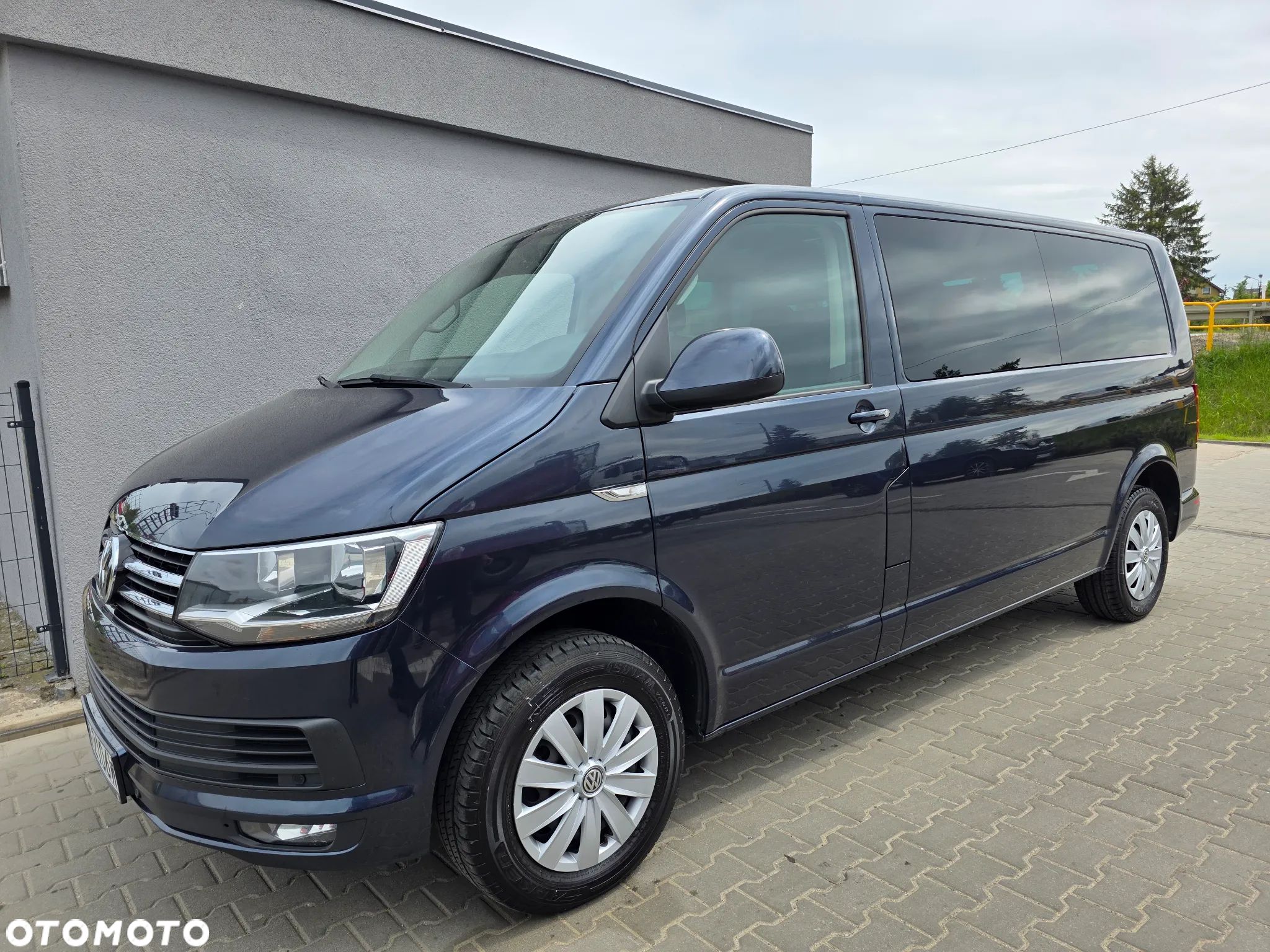 Volkswagen Caravelle 2.0 TDI L2 Comfortline - 1