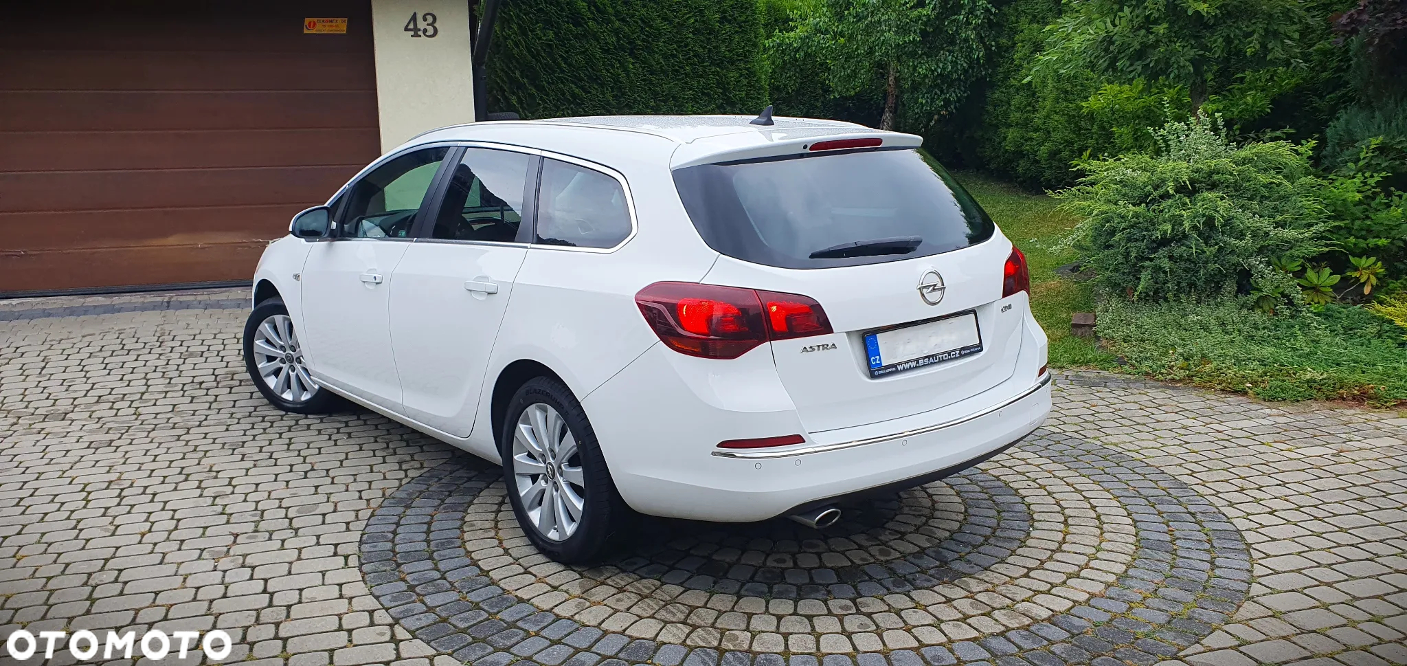 Opel Astra 2.0 CDTI Exklusiv - 24