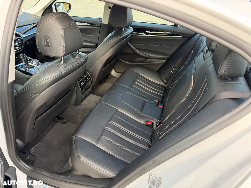 BMW Seria 5 530e iPerformance Aut. Luxury Line - 10