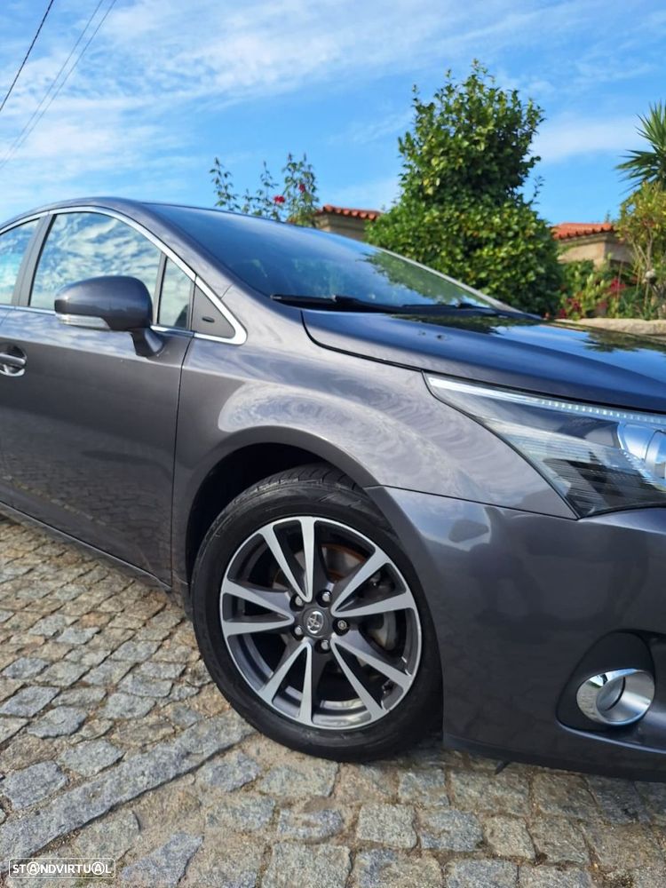 Toyota Avensis - 4