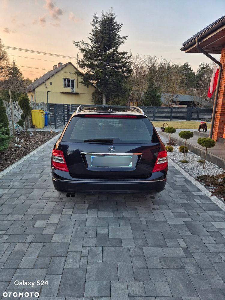 Mercedes-Benz Klasa C 180 BlueEFFICIENCY Elegance - 4