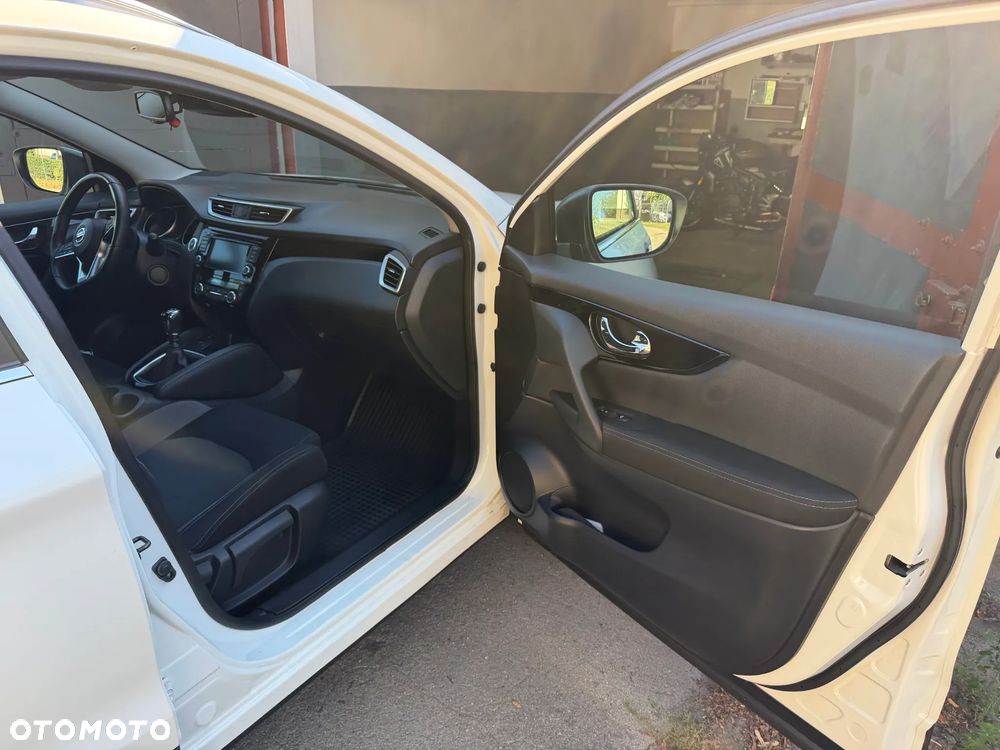 Nissan Qashqai 1.3 DIG-T N-Connecta - 8