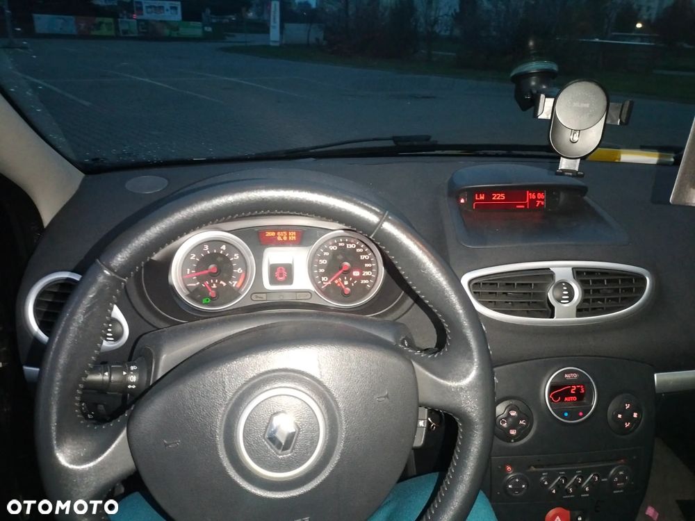 Renault Clio 1.2 16V 75 Dynamique - 22