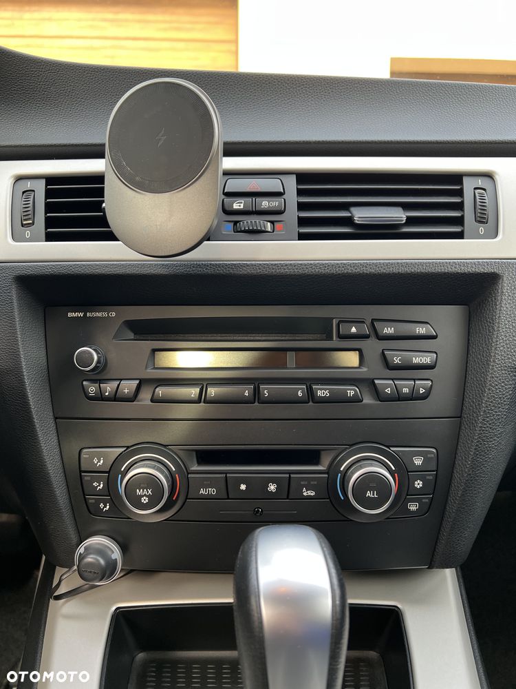 BMW Seria 3 318d - 15