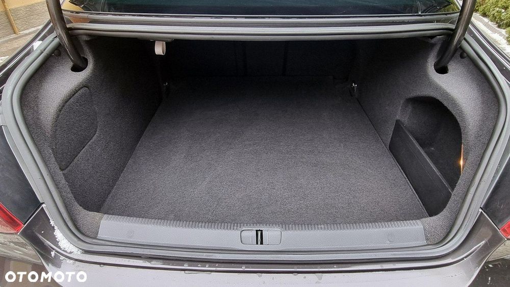 Volkswagen Passat CC - 22