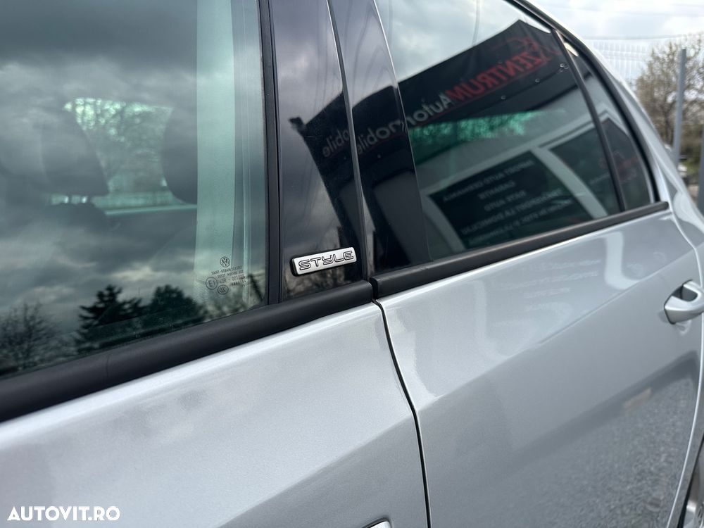 Volkswagen Golf 1.6 TDI DPF BlueMotion Technology DSG Style - 9