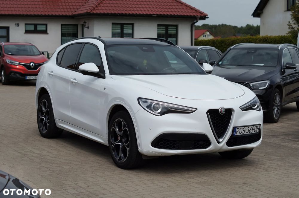 Alfa Romeo Stelvio 2.0 Turbo 16V AT8-Q4 Ti - 4