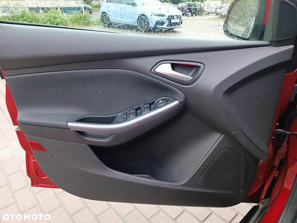 Ford Focus 1.6 EcoBoost Titanium - 25