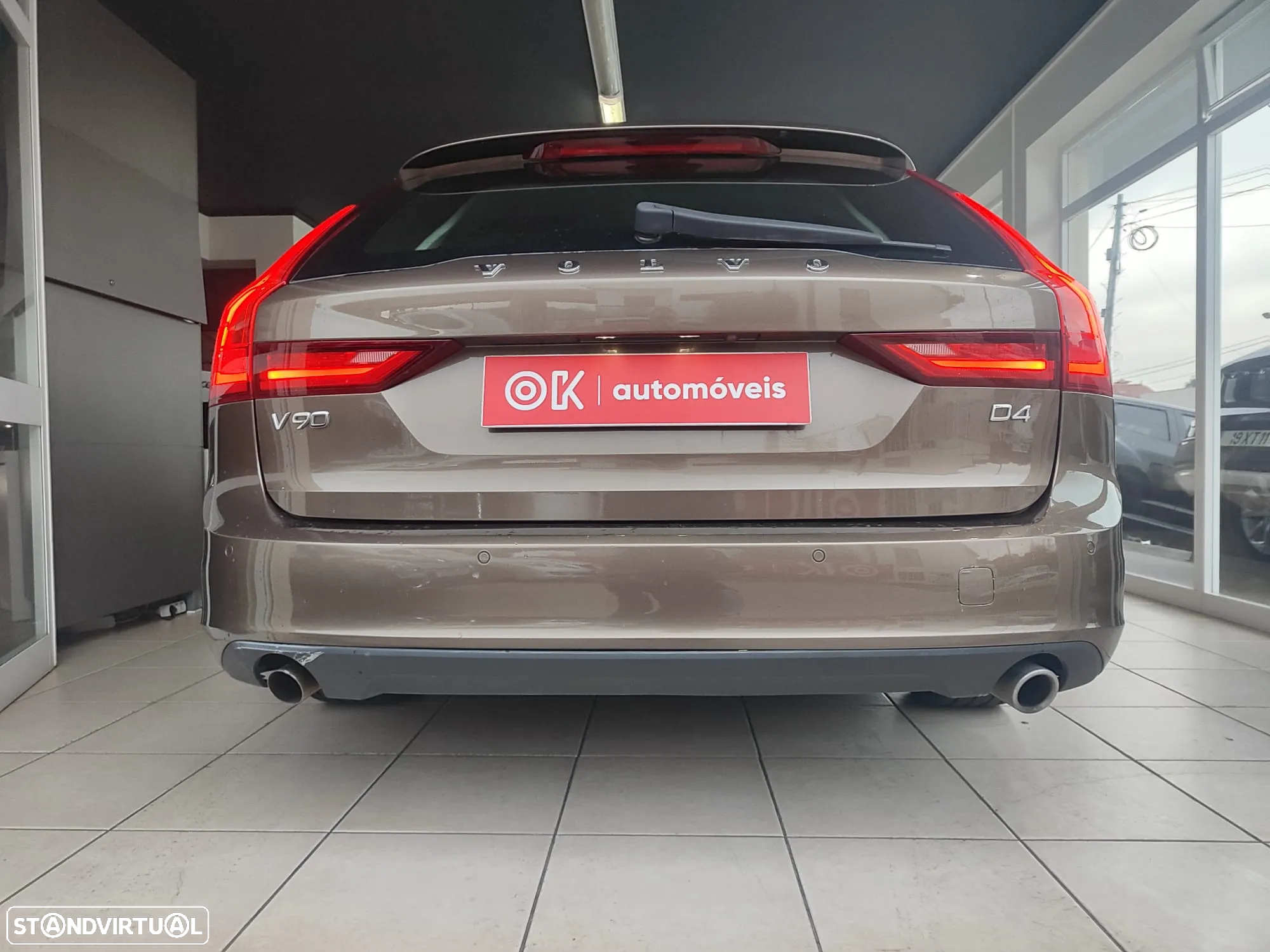 Volvo V90 2.0 D4 Momentum Plus Geartronic - 8