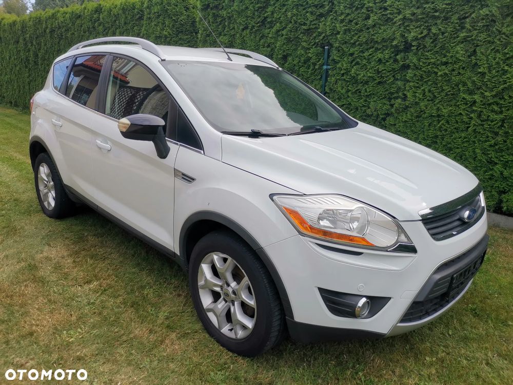 Ford Kuga 2.0 TDCi 2x4 Titanium - 3