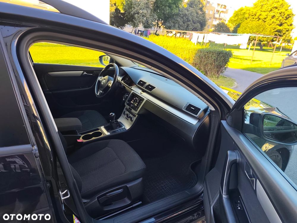 Volkswagen Passat 2.0 TDI BlueMotion Technology Comfortline - 12