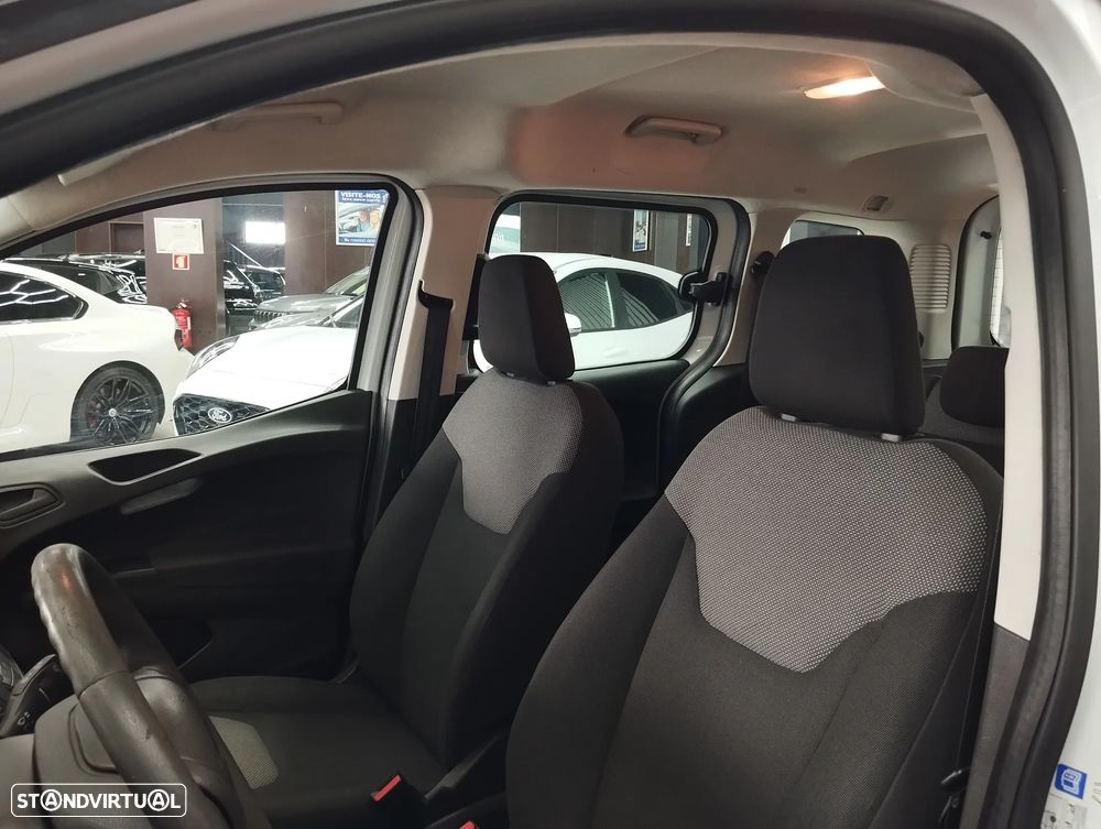 Ford Tourneo Courier 1.0 EcoBoost Ambiente - 13