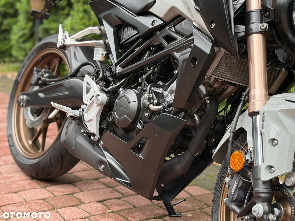 Honda CB - 12