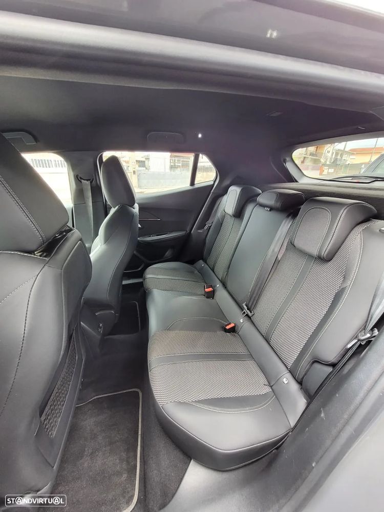 Peugeot 2008 1.2 PureTech GT EAT8 - 16