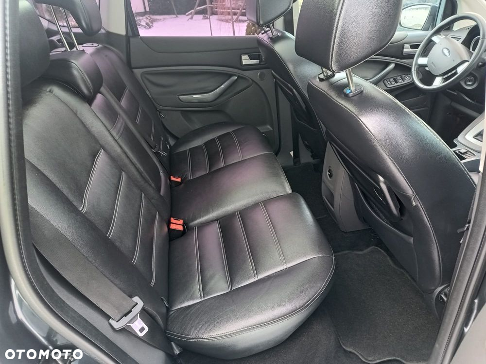 Ford Kuga 2.5 4x4 Titanium - 11