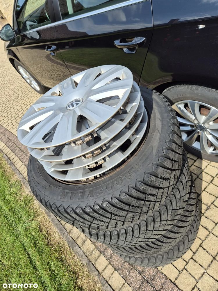 Volkswagen Passat - 16