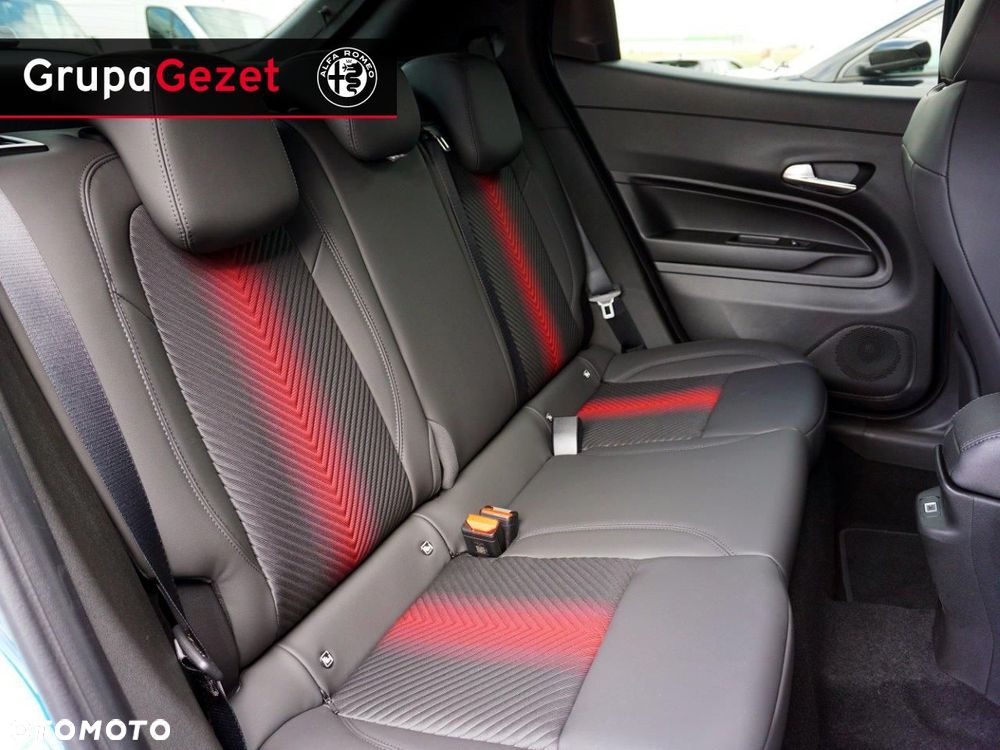 Alfa Romeo Junior 1.2 mHEV Ibrida Speciale eDCT - 6