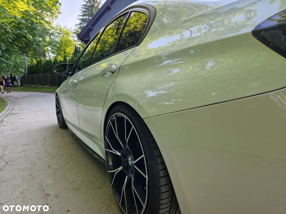 BMW Seria 3 335i Edition Sport - 26