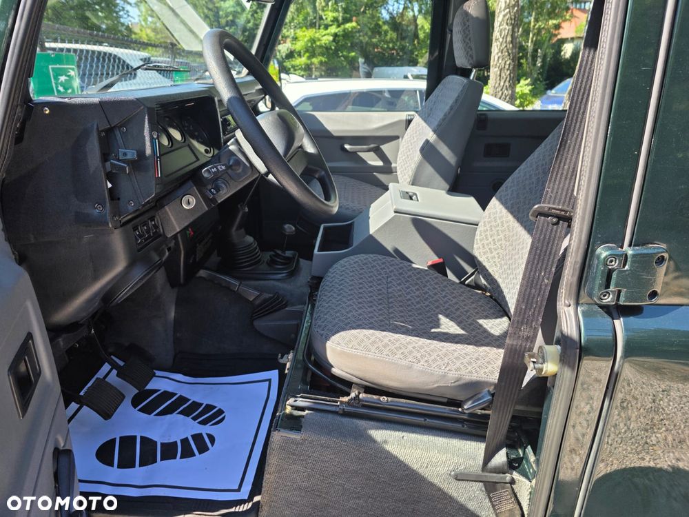Land Rover Defender 110 SE - 20