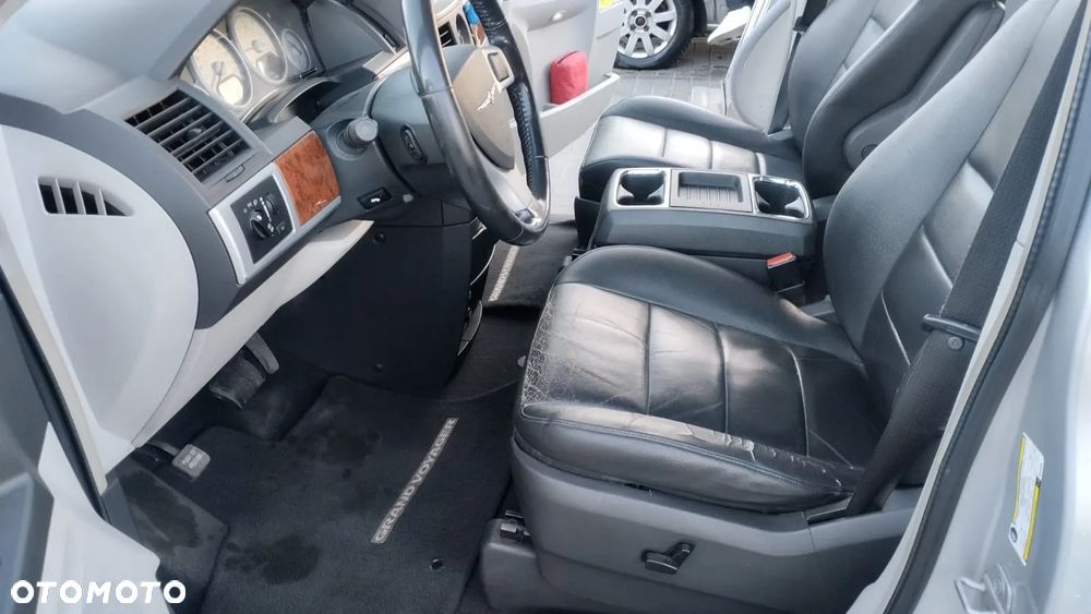 Chrysler Grand Voyager - 12