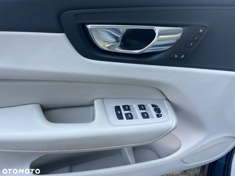 Volvo XC 60 B5 B AWD Geartronic Inscription - 4