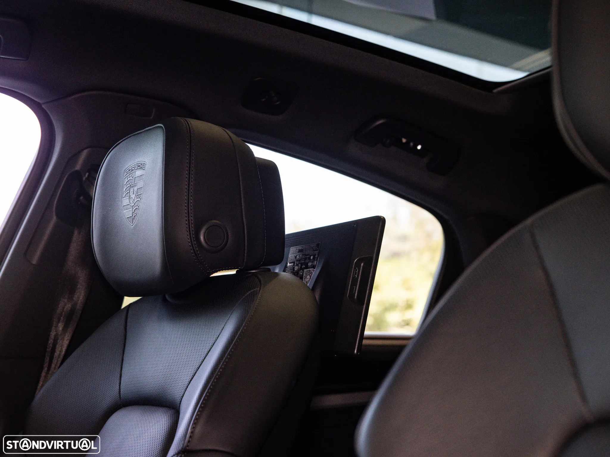 Porsche Cayenne Coupé E-Hybrid - 42