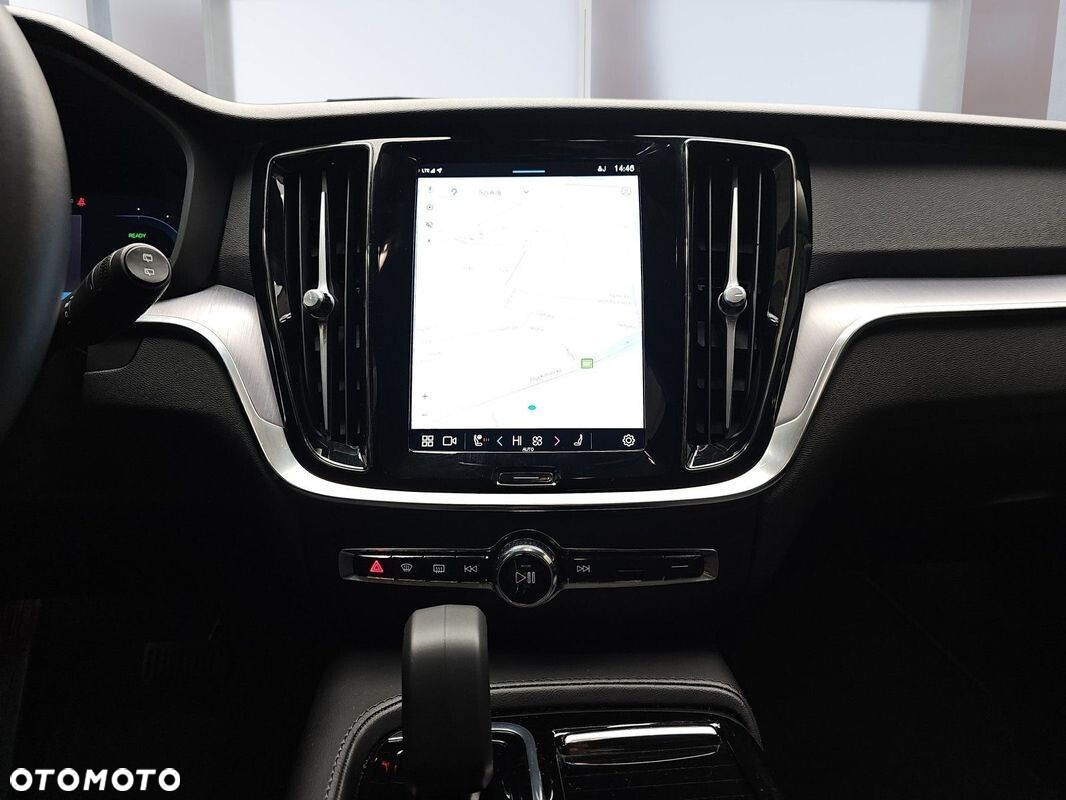 Volvo V60 T6 AWD Plug-In Hybrid Ultra Dark - 22
