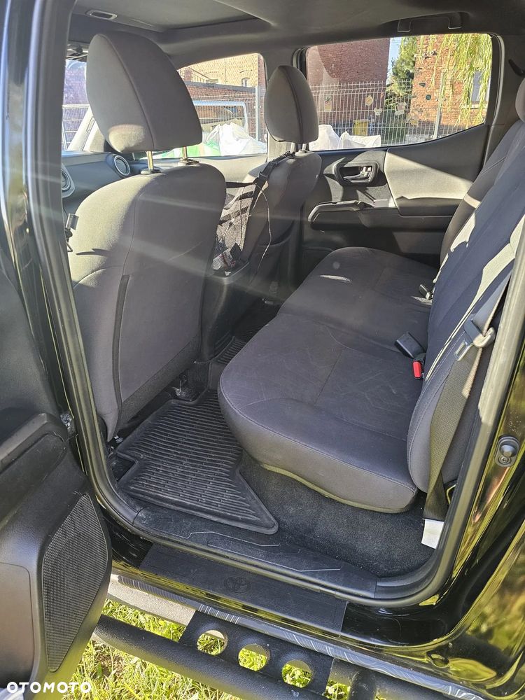 Toyota Tacoma - 13