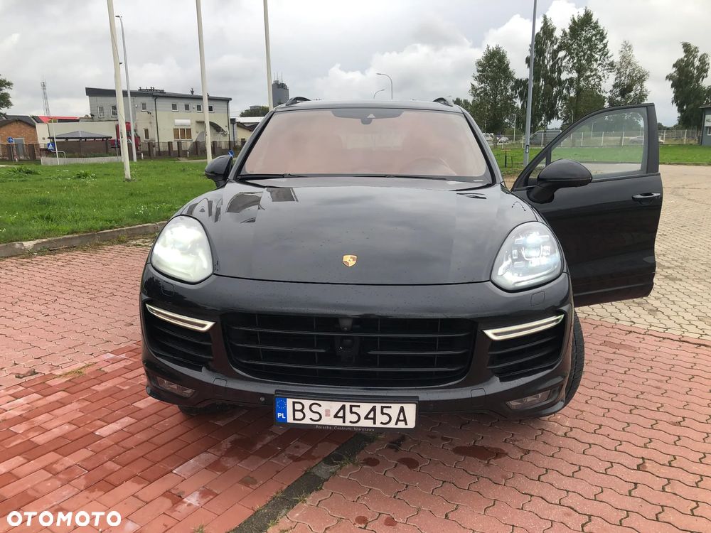 Porsche Cayenne - 18