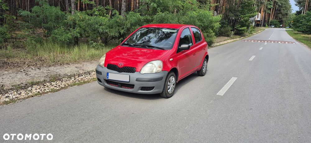 Toyota Yaris 1.0 Base - 1