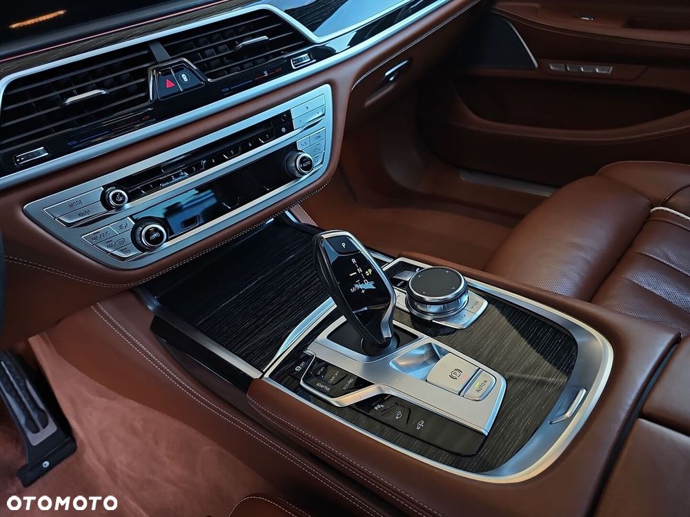 BMW Seria 7 - 23