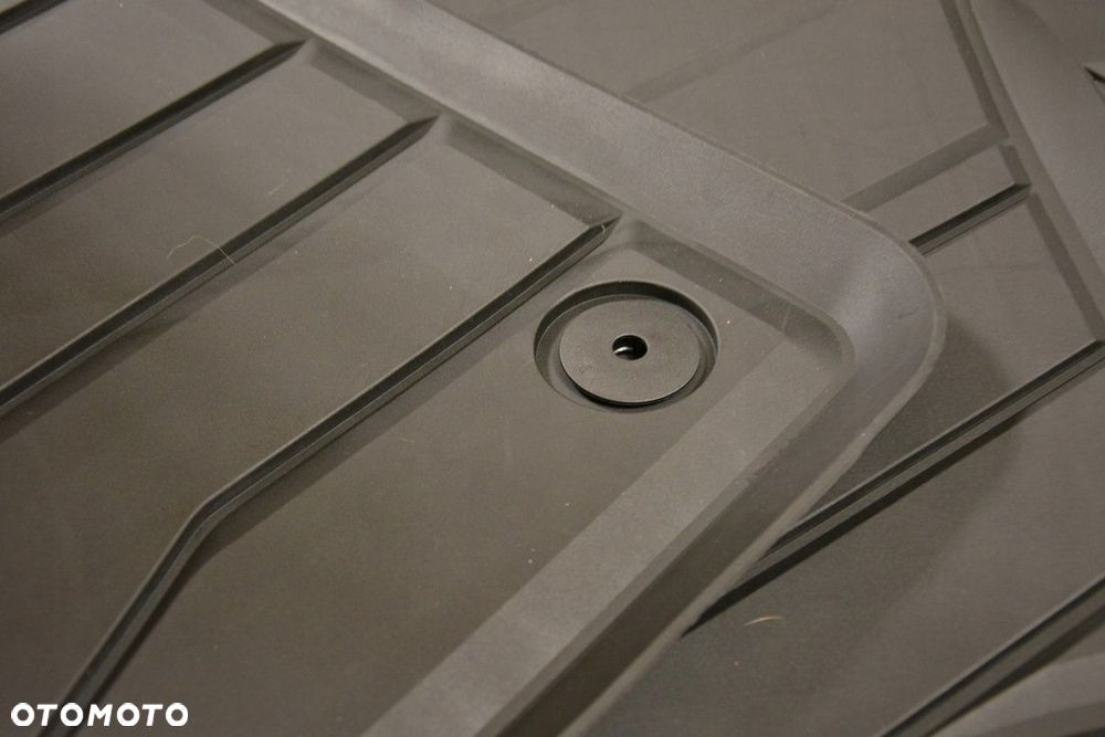 VOLKSWAGEN Passat B8 2014- dywaniki gumowe - 10