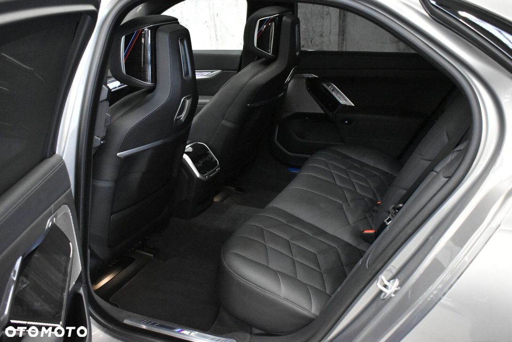 BMW Seria 7 - 25