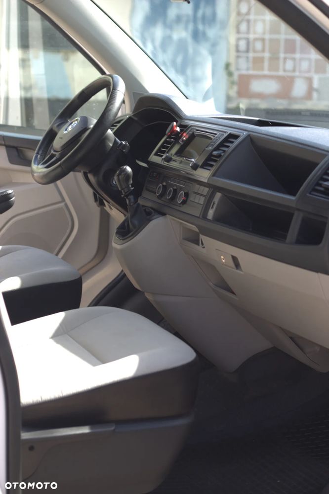 Volkswagen Transporter T6 - 12
