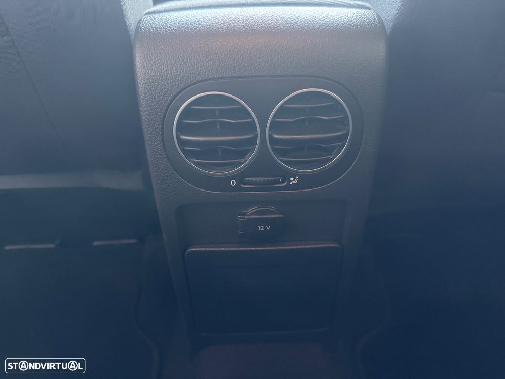 VW Golf Plus 1.6 TDi Highline - 37