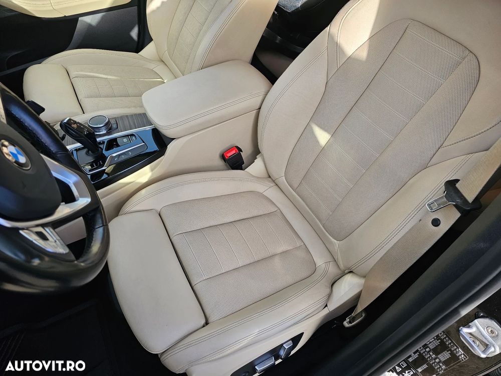 BMW X3 xDrive20d AT Luxury Line - 12