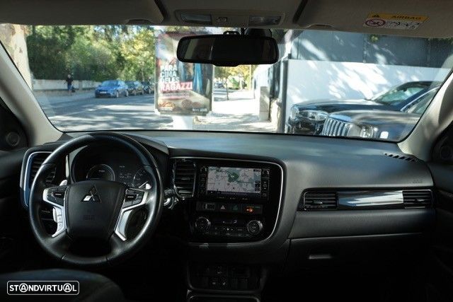 Mitsubishi Outlander 2.0 Intense Navi - 13