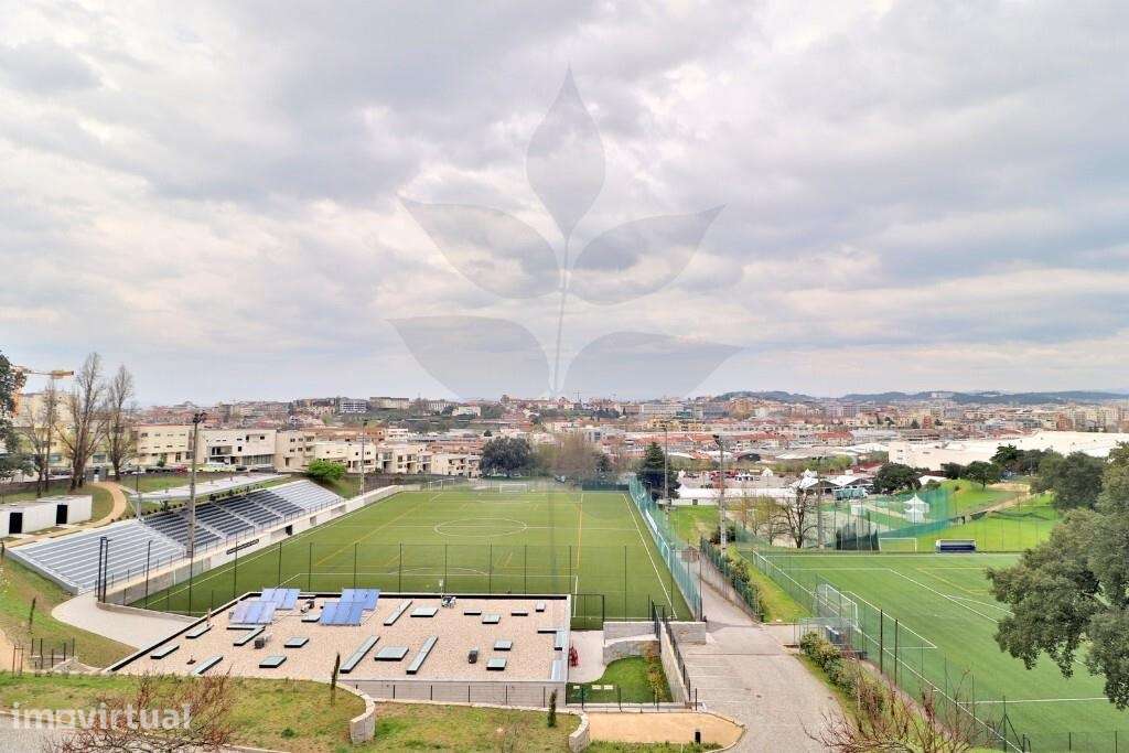 Vende-se Apartamento T3 - Zona das Camélias - Grande imagem: 2/27