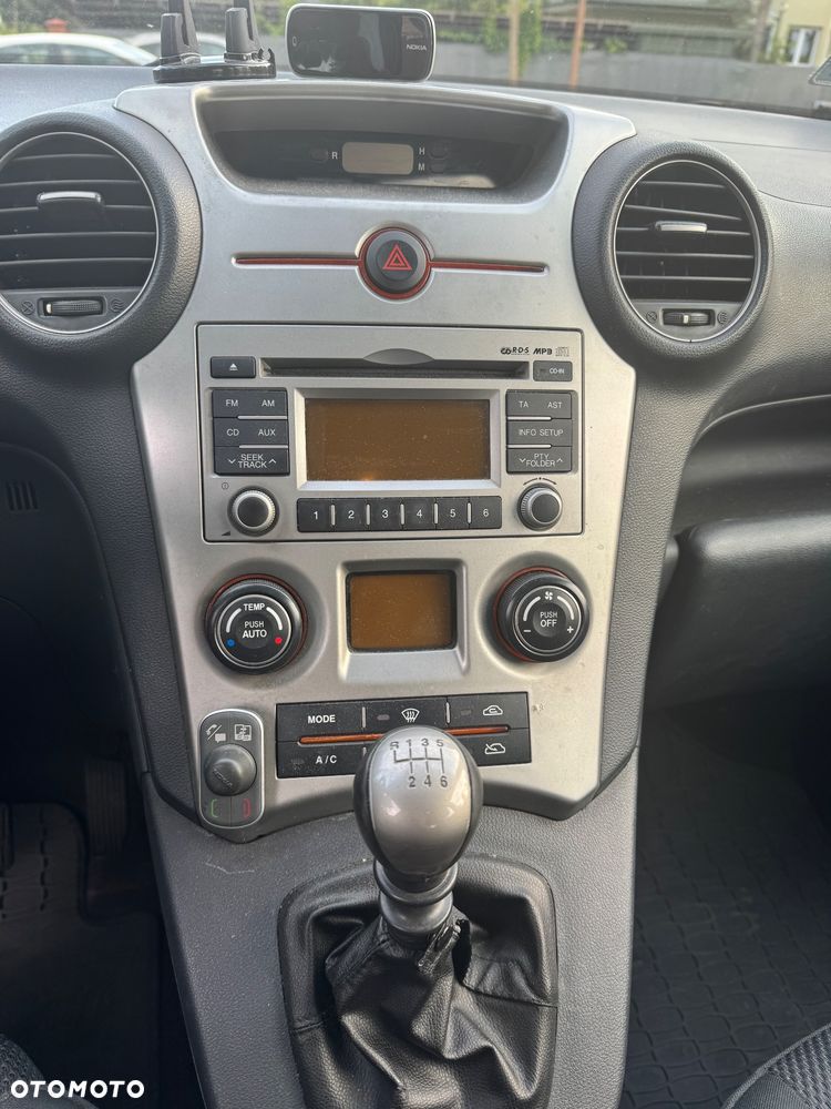 Kia Carens 2.0 CRDi EXpedition - 11