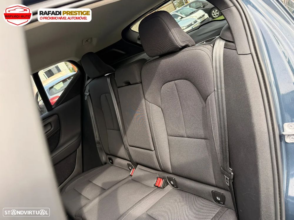 Volvo XC 40 1.5 T3 Momentum Geartronic - 14