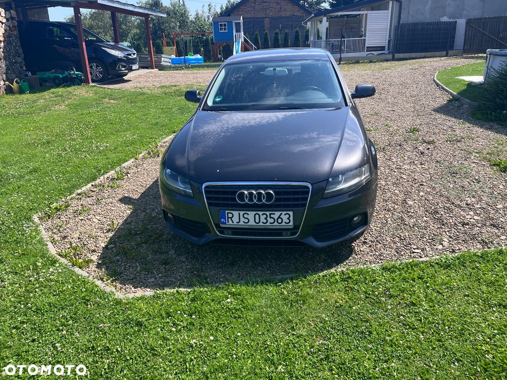 Audi A4 Limousine - 4